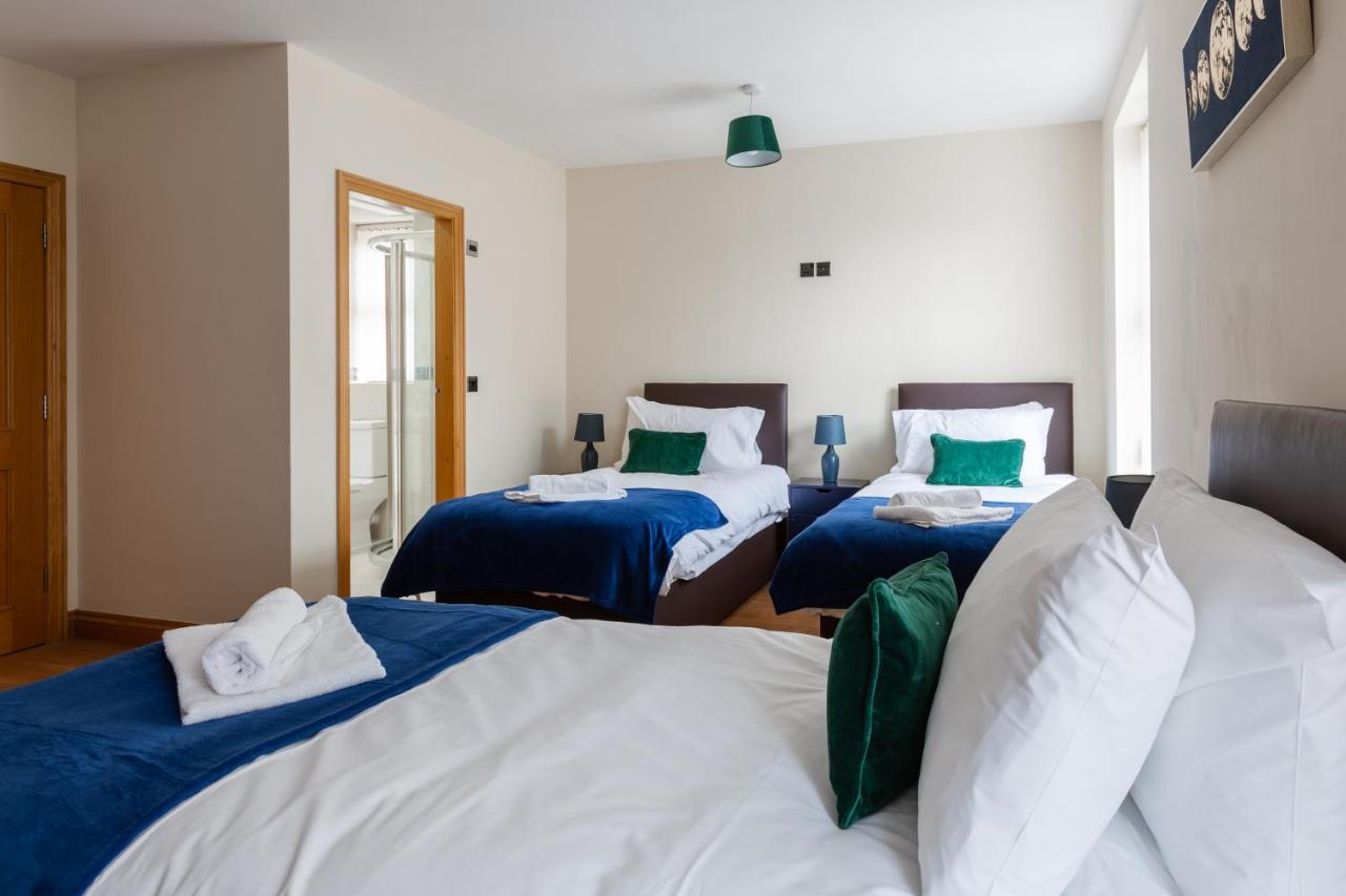 Albert - 5 Bedrooms Sleeps 11 Parking Wi-Fi Contractors 프레스턴 외부 사진