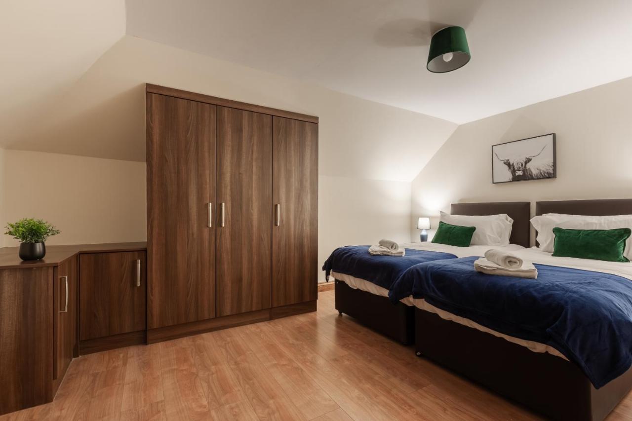 Albert - 5 Bedrooms Sleeps 11 Parking Wi-Fi Contractors 프레스턴 외부 사진