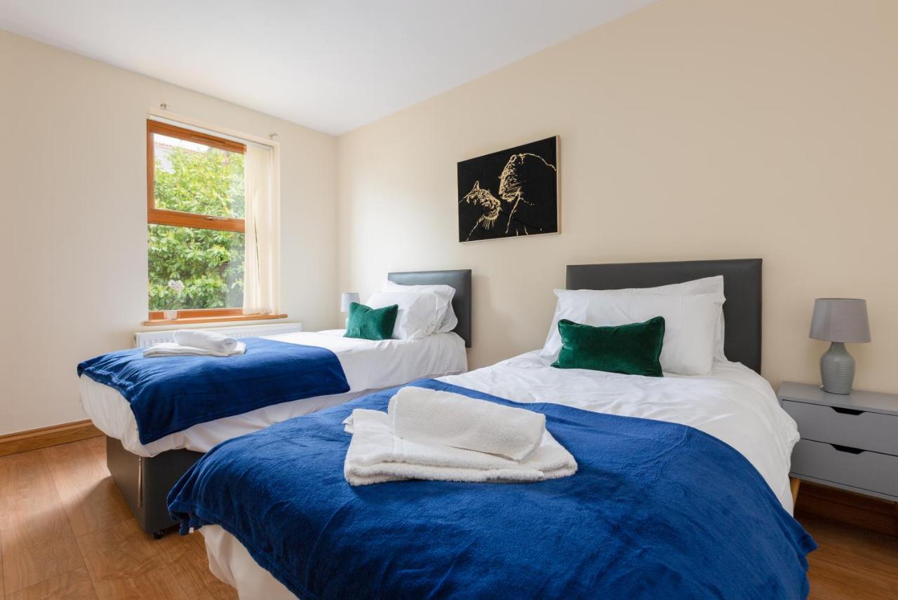 Albert - 5 Bedrooms Sleeps 11 Parking Wi-Fi Contractors 프레스턴 외부 사진
